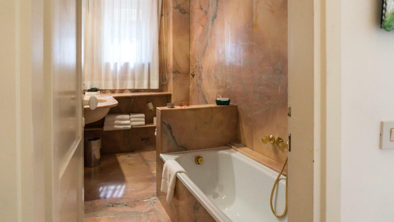 Luxury Balcony Apartment Венеция Екстериор снимка