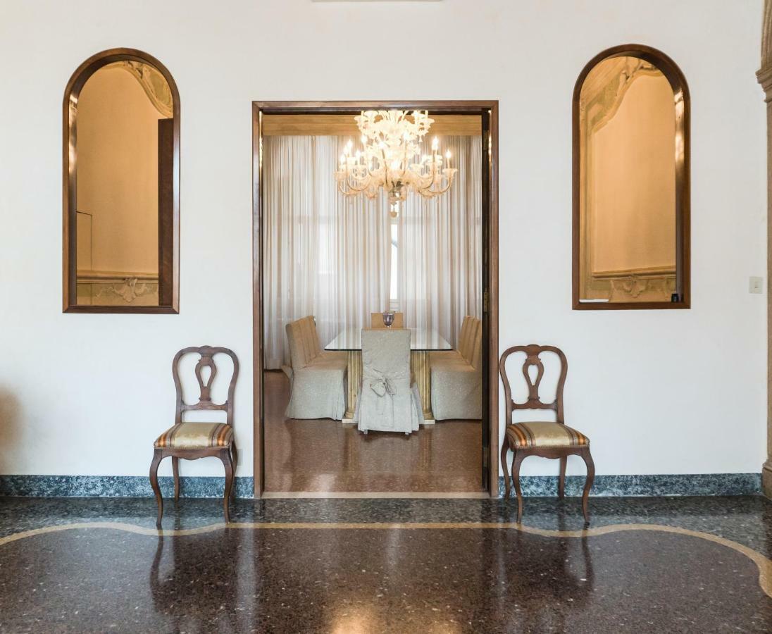 Luxury Balcony Apartment Венеция Екстериор снимка